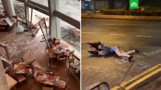 Супертайфун «Саола» обрушился на Китай: видео