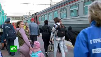 Пассажиры экстренно севшего в поле самолета прибыли в Омск на поезде