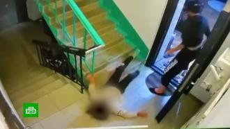Жительница Краснодара выгнала 9-летнюю дочь на лестничную клетку