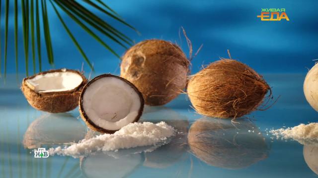 Как сделать из одного кокоса кокосовое молоко и много кокосовой стружки